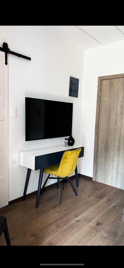 Modern Tiny House In Volos Exterior foto
